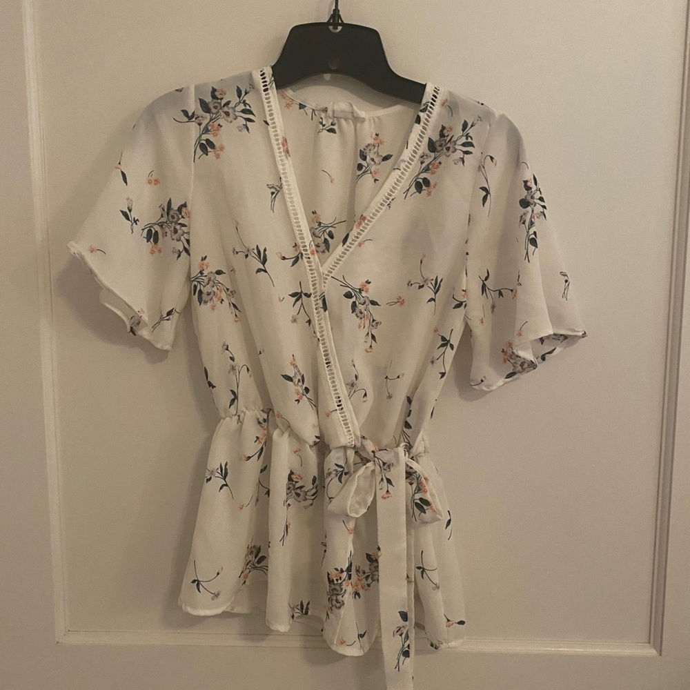 Floral short sleeve blouse
